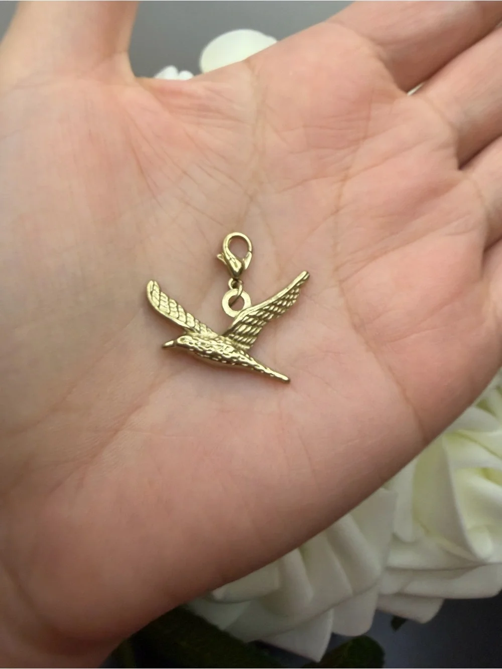N/A elegant gold